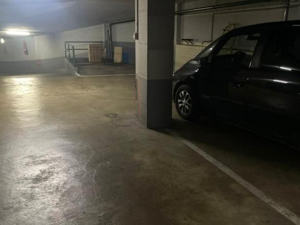 Garage for sale in Adriano VI Kalea, San Martín