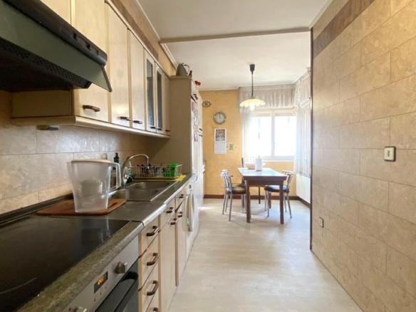 Apartment for sale in Lorenzo Prestamero, Zaramaga