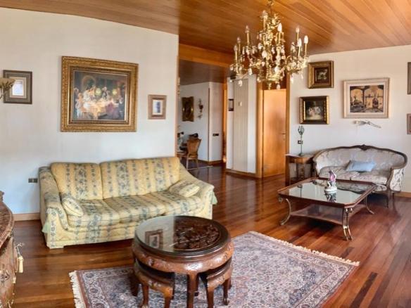 Apartment for sale on Avenida Gasteiz, 64, Coronación