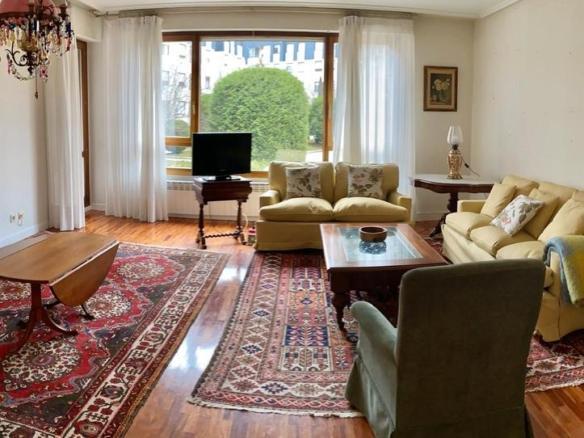 Apartment for sale in Salbaterrabide Kalea, Mendizorrotza – Armentia