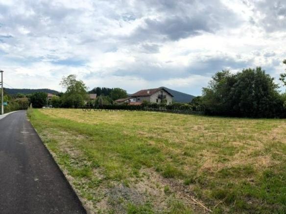 Residential property for sale in Ayala / Aiara