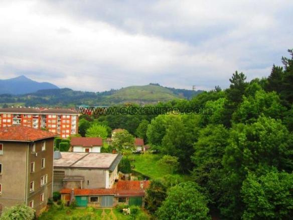 Apartment for sale in Laudio / Llodio