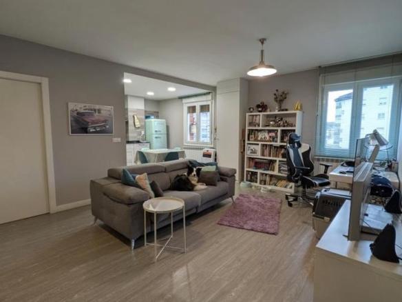 Apartment for sale on Obispo Ballester Kalea, El Anglo