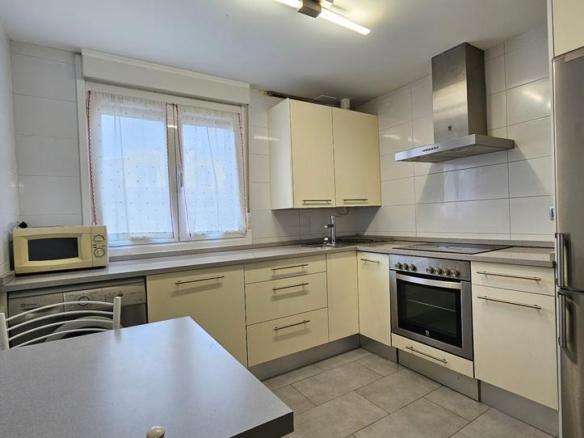 Apartment for sale on San Antonio Kalea, Ensanche