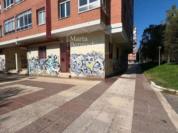 Commercial premises for sale in Juntas Generales, Arriaga – Lakua