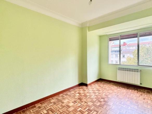 Apartment for sale on Zerkabarren Kalea, Coronación