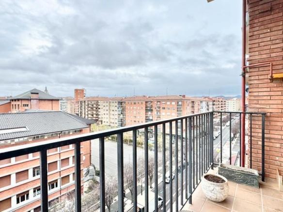 Apartment for sale on Gorbeia Kalea, Coronación