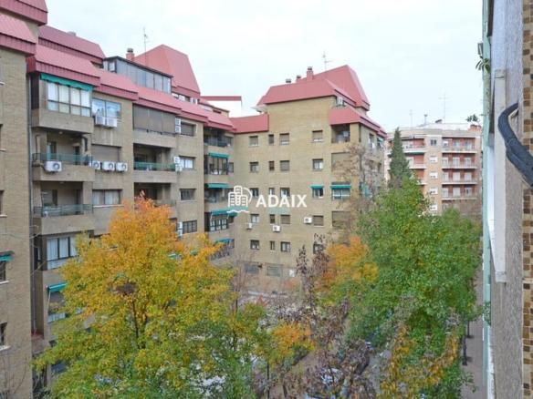Apartment for sale on Calle Santa Joaquina de Vedruna N – left of Cá, Centro
