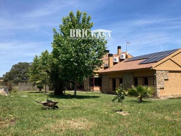 House or villa for sale in N/a, Casar de Cáceres