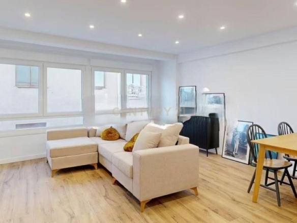 Apartment for sale on Calle Donoso Cortés, Cáceres, Spain, 21, Old Town