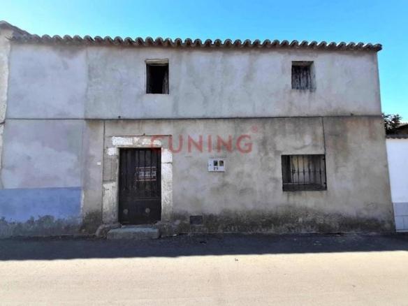 House or villa for sale on Calle Miguel Hernández, 19, Torremocha