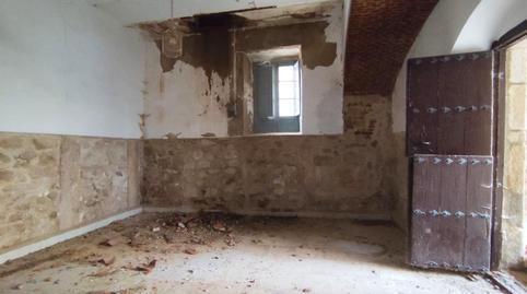 Building for sale on Arquillo Street, Trujillo