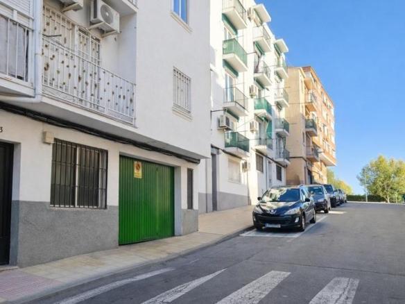 Apartment for sale on Calle Jerte, Miralvalle – Av. Virgen del Puerto – La Data