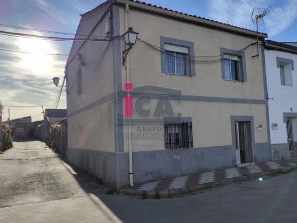House or villa for sale on Jose Maria Lopez Maya Street, Aldea del Cano