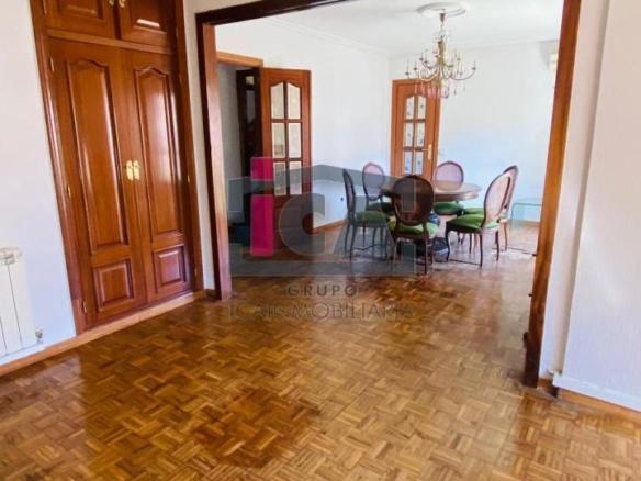 Apartment for sale on Doctor Fleming Street, Ruta de la Plata