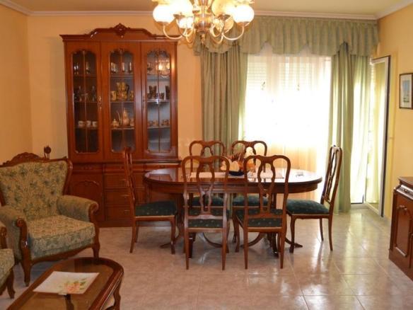 Apartment for sale on Calle Labradores, Malpartida de Plasencia