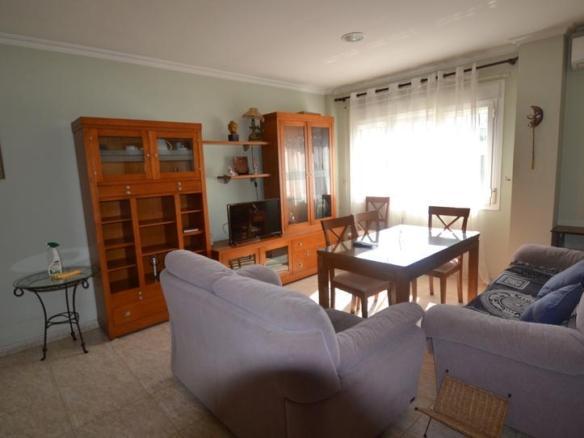 Townhouse for sale on Calle Reyes Católicos, Malpartida de Plasencia
