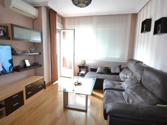 Apartment for sale on Calle Navaconcejo, 17, Miralvalle – Av. Virgen del Puerto – La Data