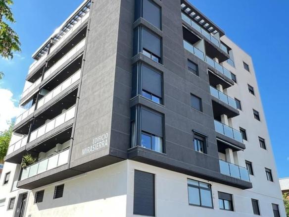Apartment for sale on Calle Eladio Mozas Santamera, Miralvalle – Av. Virgen del Puerto – La Data