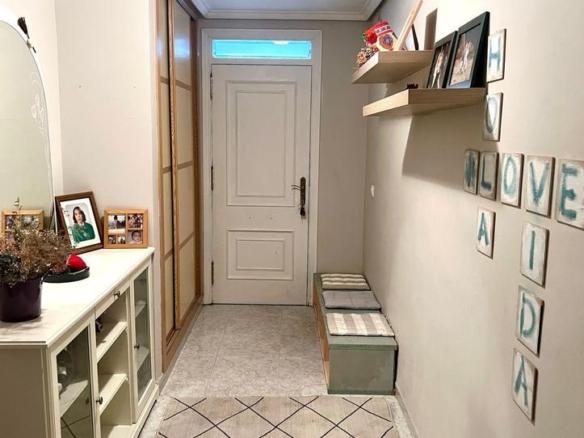 Townhouse for sale on Maria Luisa de Carvajal Street, Los Pinos – El Pilar