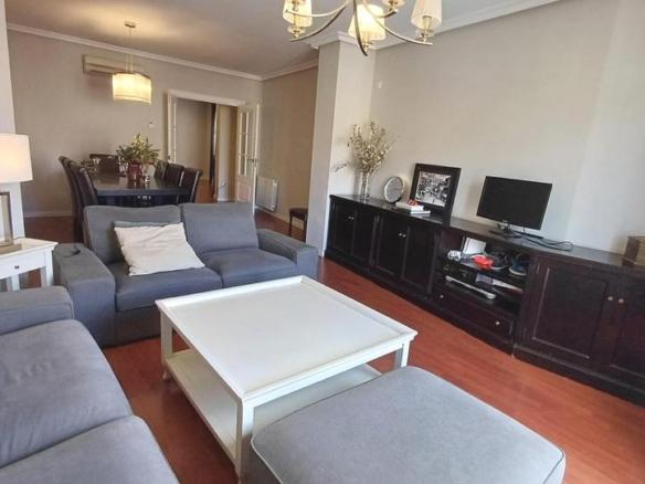 Apartment for sale on Salvador Street, City Center