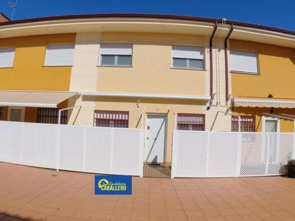 Townhouse for sale in Jara, North Zone – Hospital – Urbanizations