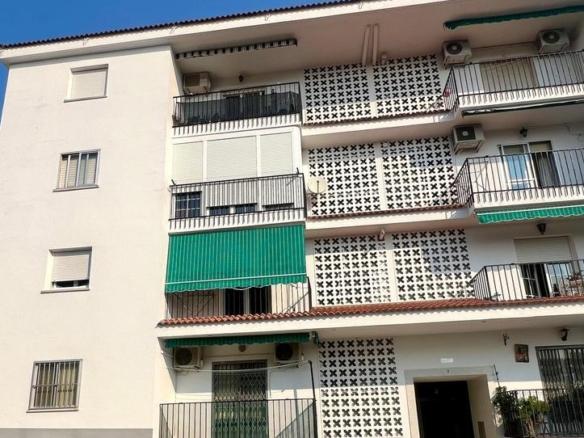 Apartment for sale on Calle Alonso Paredes, Los Pinos – El Pilar