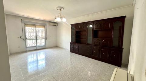 Apartment for sale on Calle Alonso Paredes, Los Pinos – El Pilar