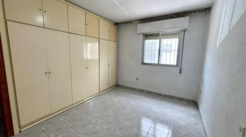 Apartment for sale on Calle Alonso Paredes, Los Pinos – El Pilar