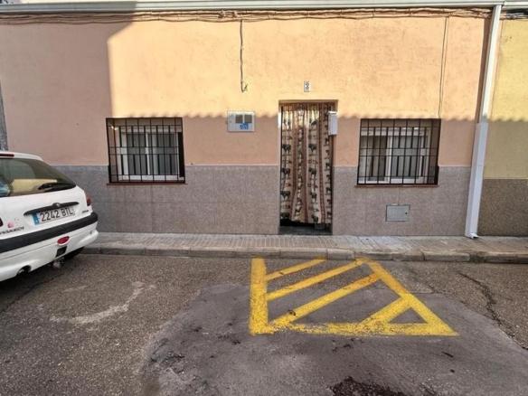 Townhouse for sale in Moraleja
