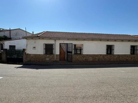 House or villa for sale in Perales del Puerto