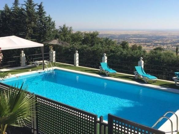 House or villa for sale on University Campus