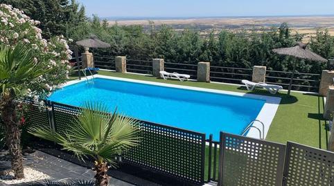 House or villa for sale on University Campus