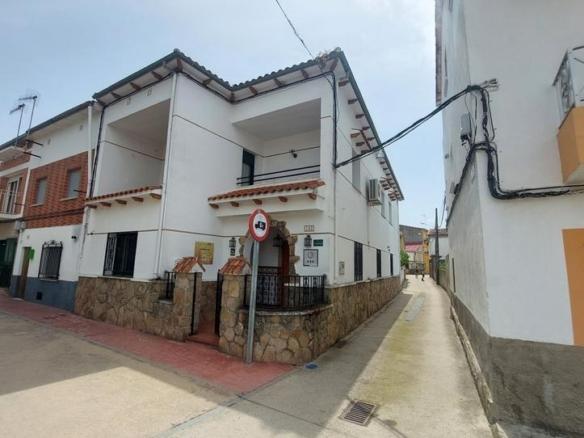 House or villa for sale on Calle Espronceda, 143, Zarza de Granadilla