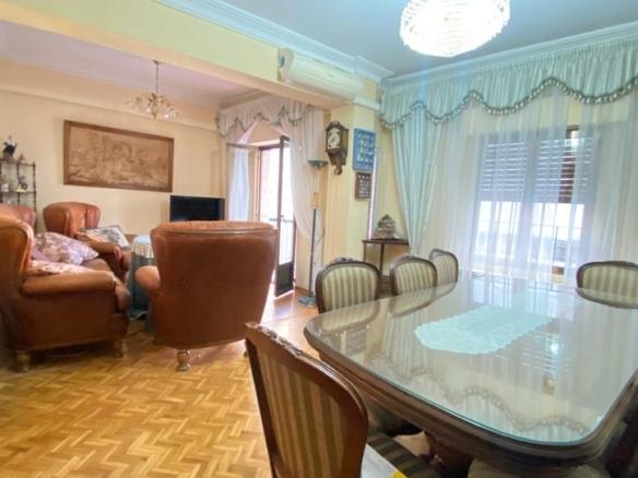Apartment for sale on Calle Santa Ana, City Centre