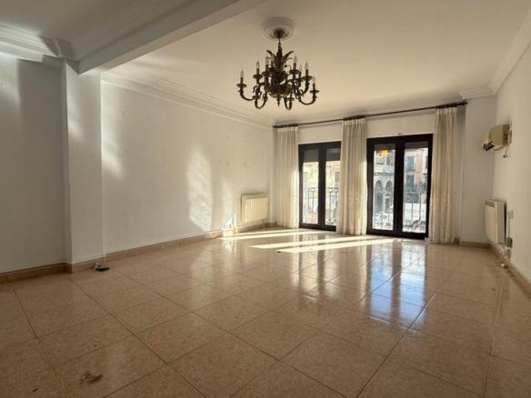 Apartment for sale in Plaza Mayor, City Centre