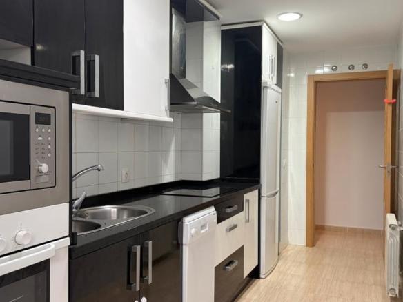 Apartment for sale on Calle del Niscalo, South Zone – Av. de España – San Miguel