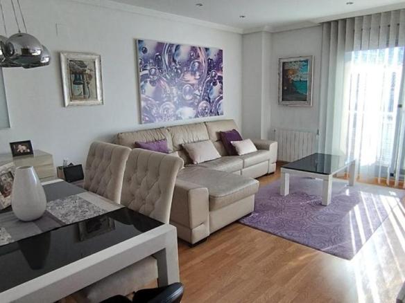 Apartment for sale in Cueva de la Serrana, Los Pinos – El Pilar