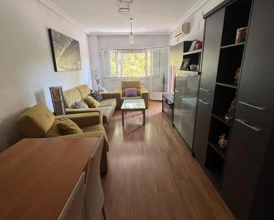 Duplex for sale on Calle Alba de Tormes, 13, Los Pinos – El Pilar