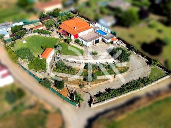 House or villa for sale in Diseminados, Coria