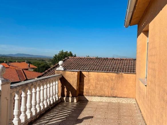 House or villa for sale on Calle Secretario Rafael Blanco Mesa, 8d, Valdeobispo