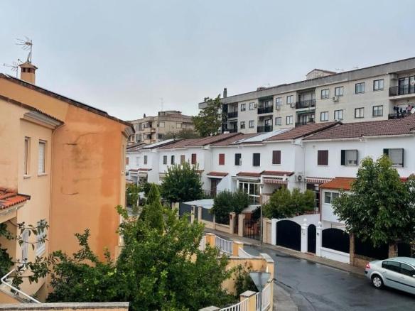 House or villa for sale on Calle Eugenio Mirón Monroy, Miralvalle – Av. Virgen del Puerto – La Data