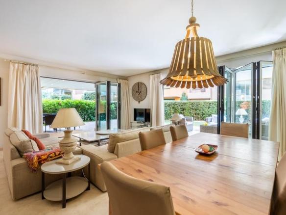 Ground floor apartment for sale in Puerto de Sotogrande – La Marina