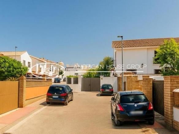 House or villa for sale in urban center