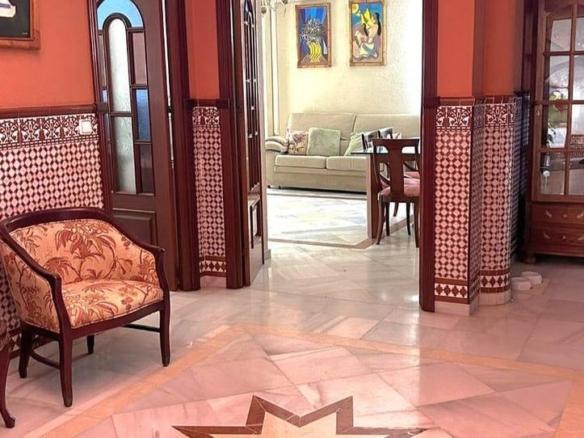 House or chalet for sale on Avda Diputacion, 12, urban center