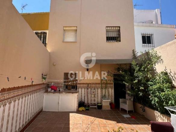 Townhouse for sale in Barrio del Centro