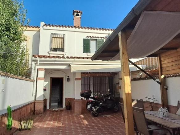 Townhouse for sale in Caballero Bonald – San José Obrero – Guadalcacín