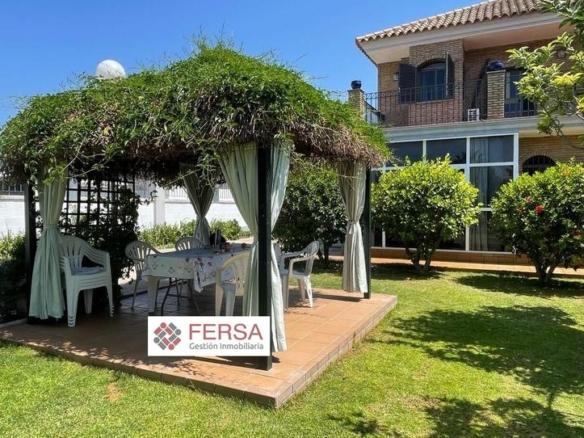 House or villa for sale in Cuatro Pinos – El Carmen