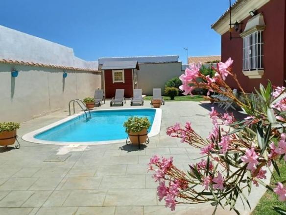 House or villa for sale in Las Lagunas – Campano