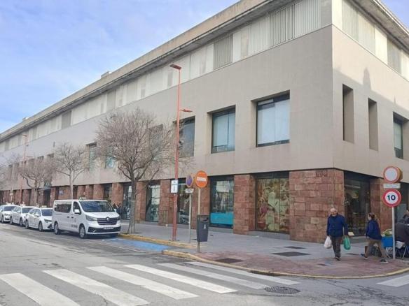 Commercial premises for sale in urban center